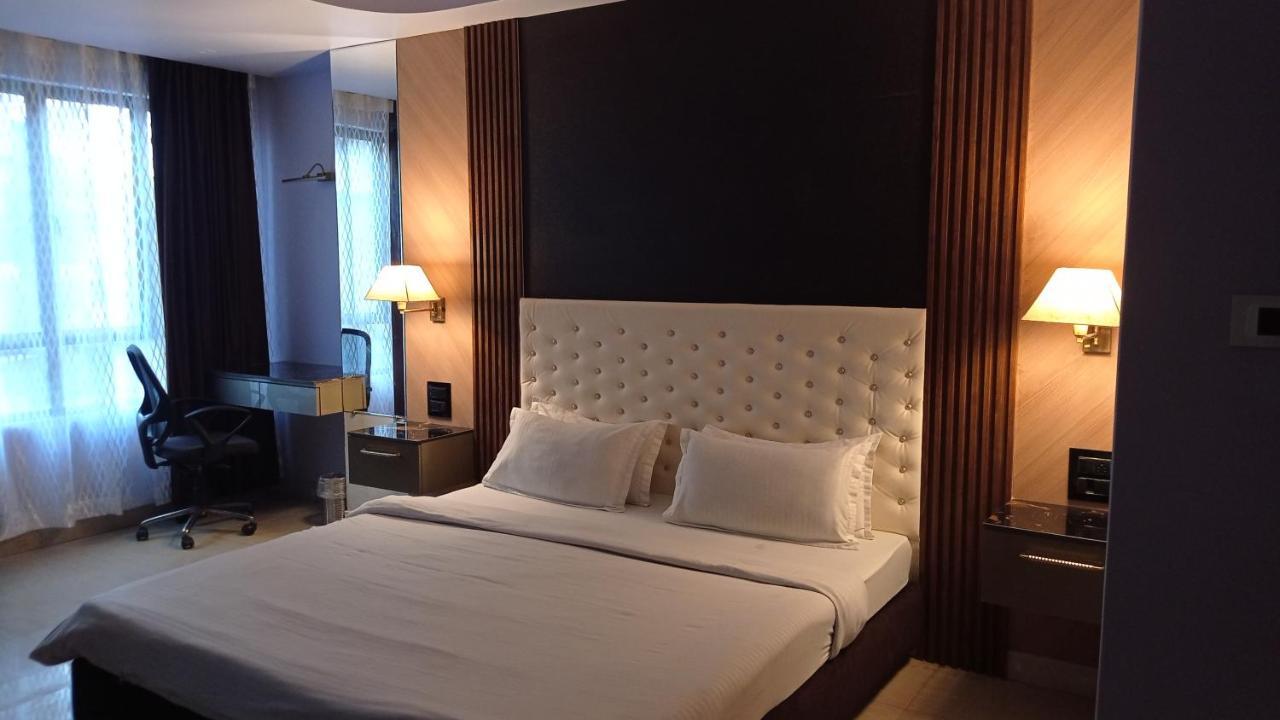 The Grand Hotel Āīzawl Eksteriør billede